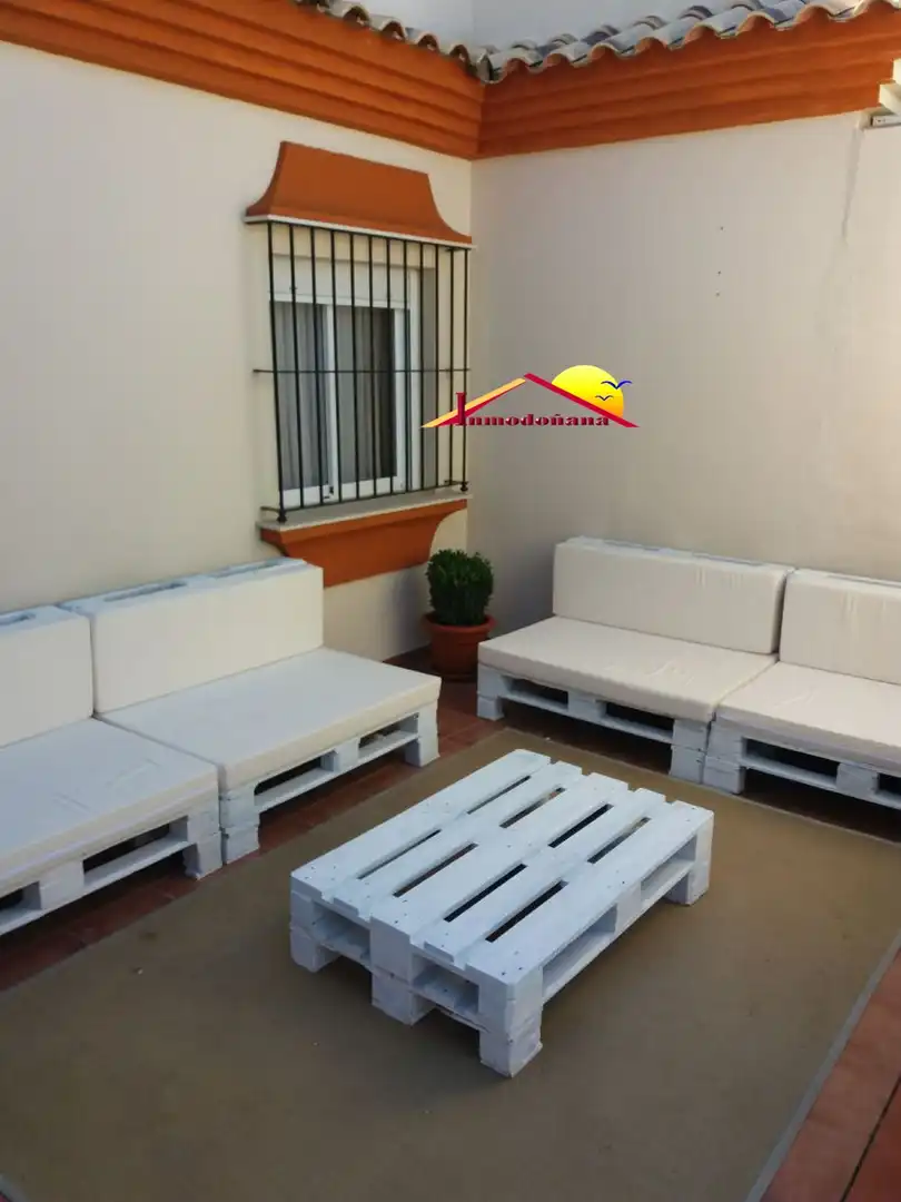 Terrassa de Casa adosada en venda en Almonte amb Terrassa, Traster i Moblat