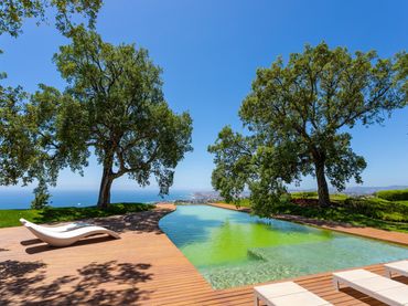 Villa avec piscine à vendre à Avenida del Higuerón 19