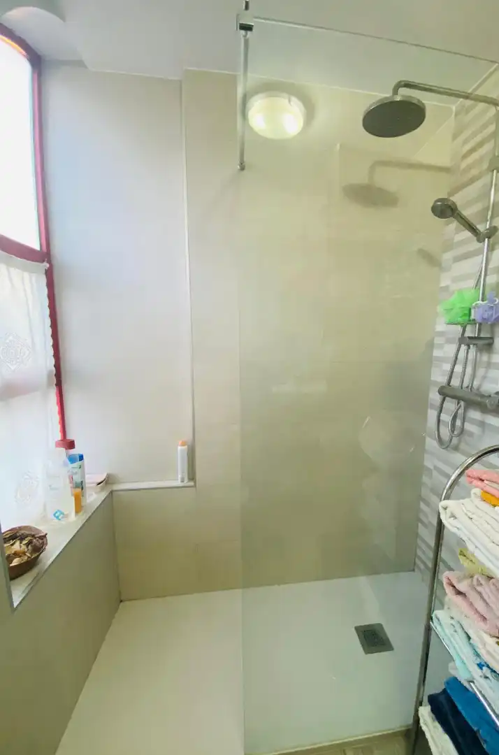 Baño de Casa adosada en venta en Palencia con Calefacción, Jardín privado y Parquet