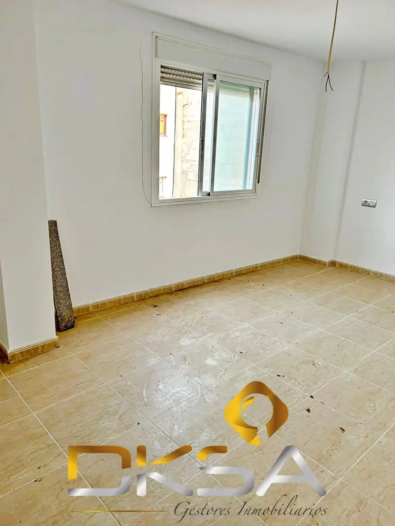 Schlafzimmer von Dachboden zum Verkauf in Torreblanca mit Klimaanlage, Terrasse und Möbliert