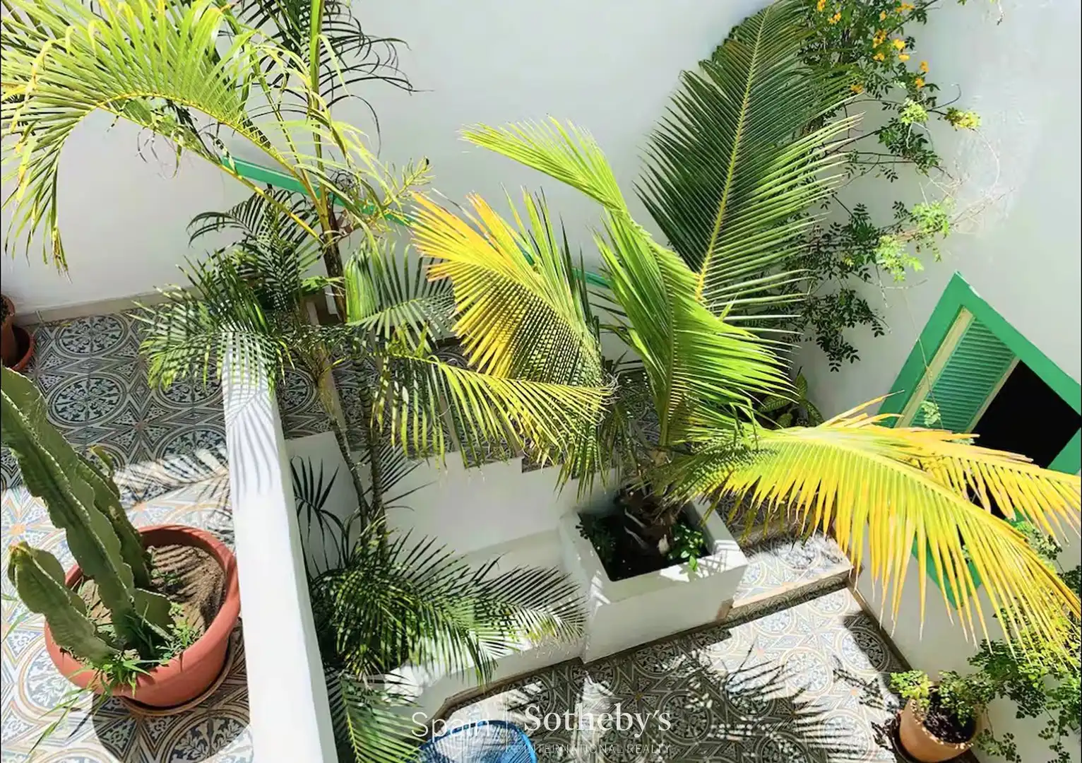 Terrasse von Einfamilien-Reihenhaus zum Verkauf in Agaete mit Klimaanlage, Privatgarten und Terrasse