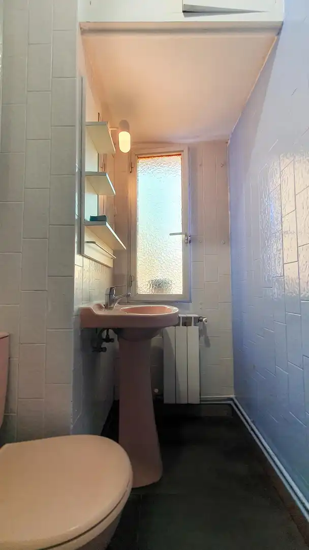 Baño de Piso en venta en Madrid con Calefacción, Terraza y Amueblado