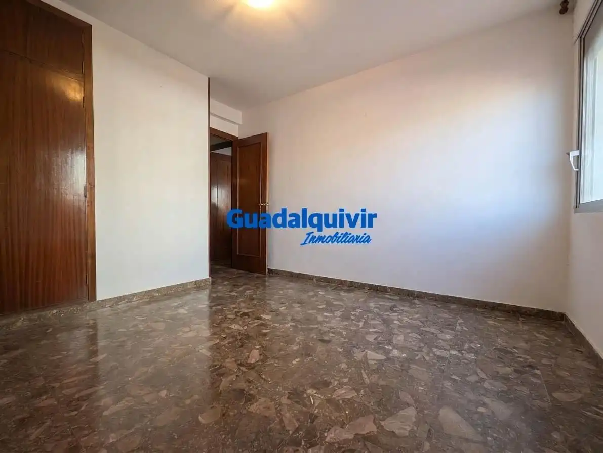 Flat with lift for sale in Avenida RAMON Y CAJAL, imagen 18