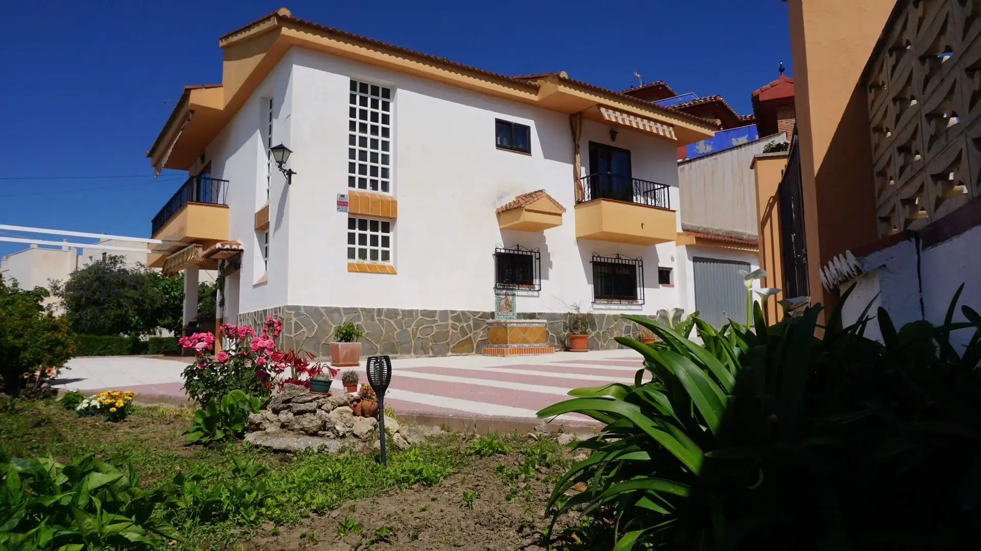Casa con terrazza in vendita a Calle Calle Hortensia 24