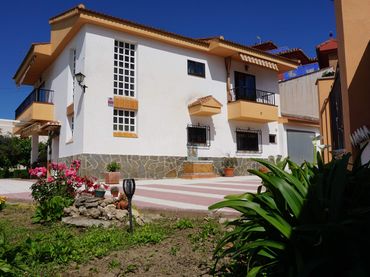 Casa amb balcó en venda a Calle Calle Hortensia 24