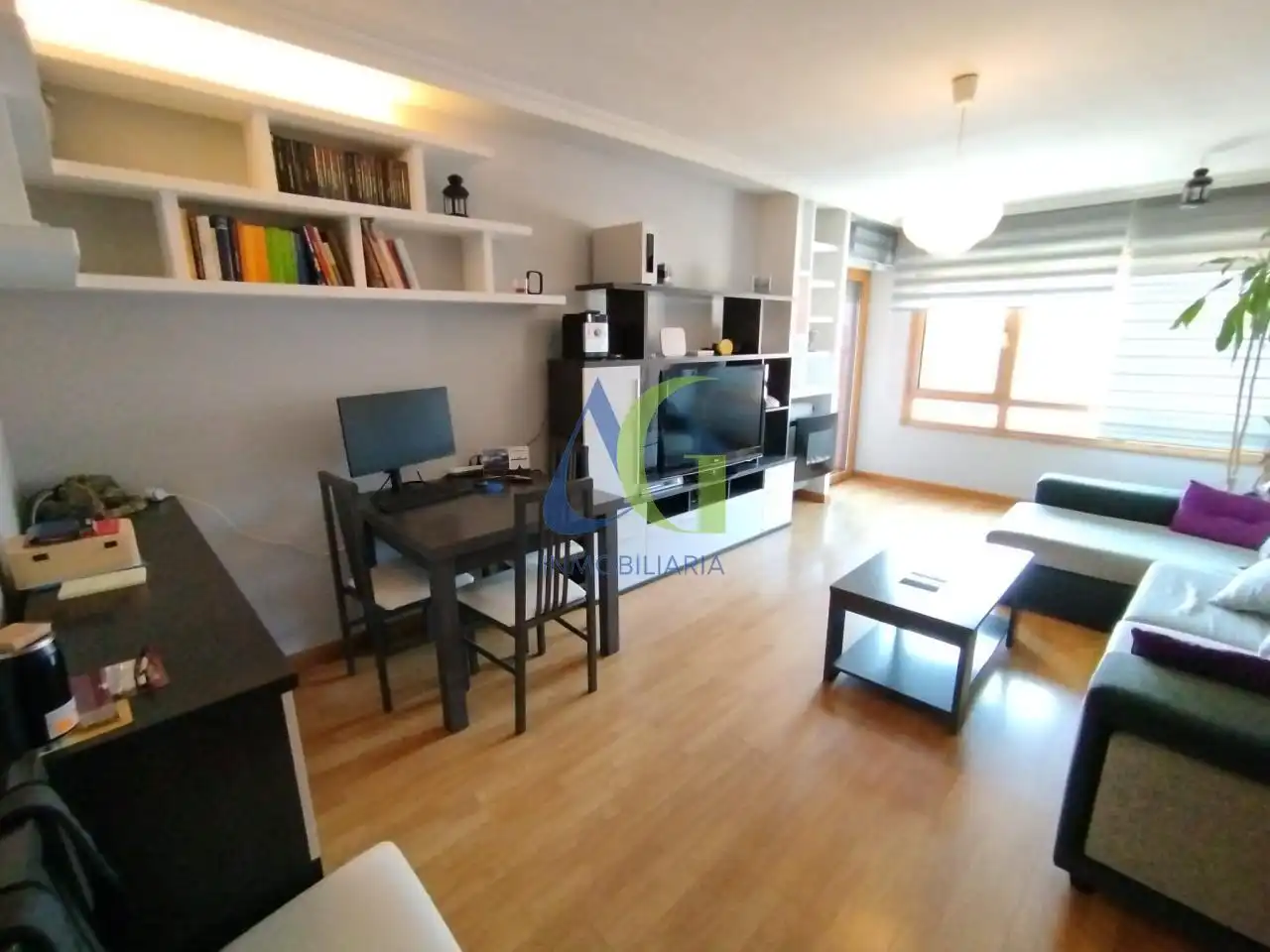 Sala d'estar de Pis en venda en Villaquilambre amb Calefacció, Parquet i Terrassa
