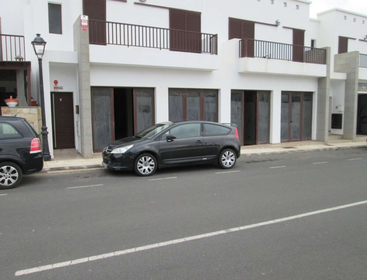 Premises for sale in Tahiche
