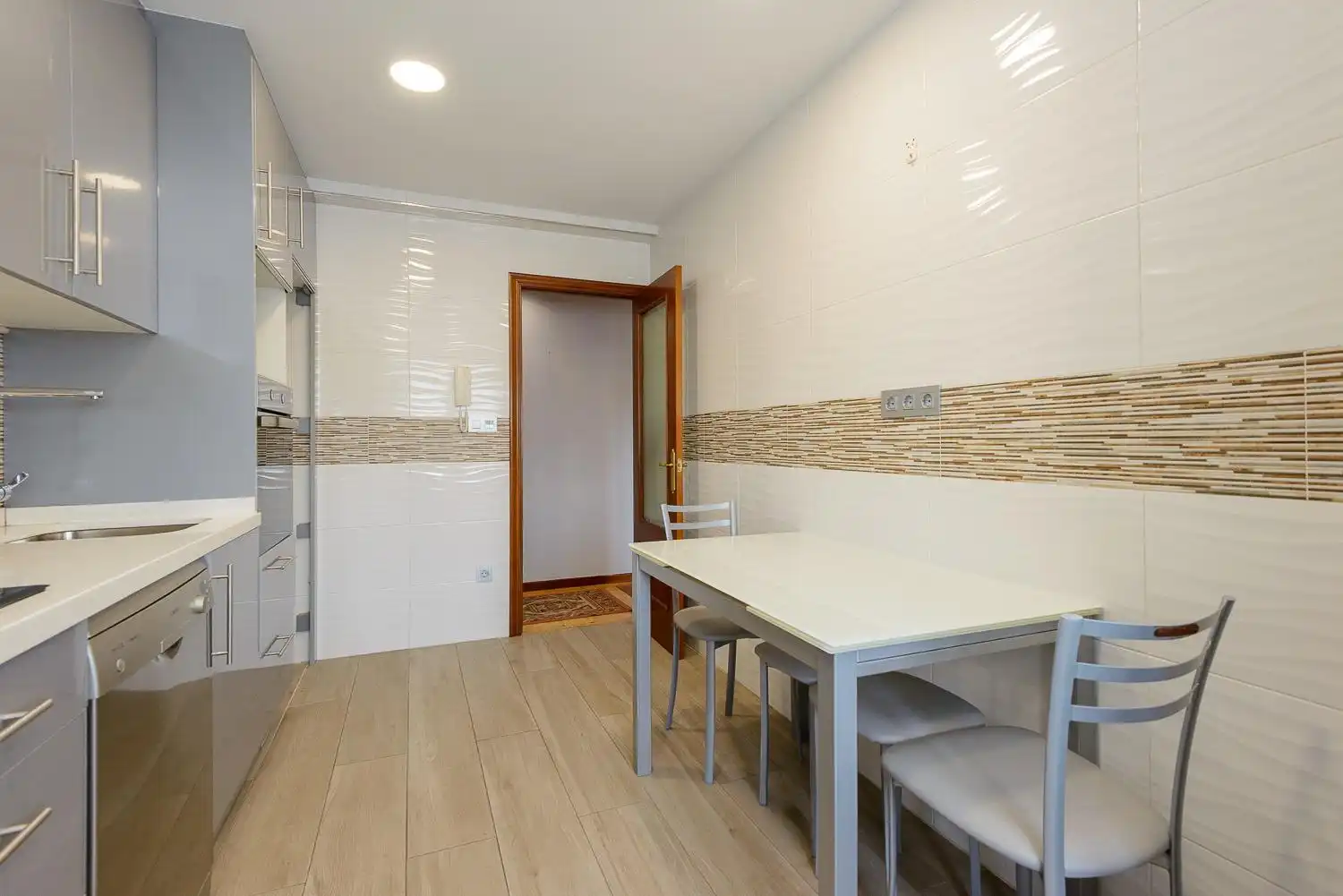 Cocina de Piso en venta en Siero con Calefacción, Trastero y Amueblado