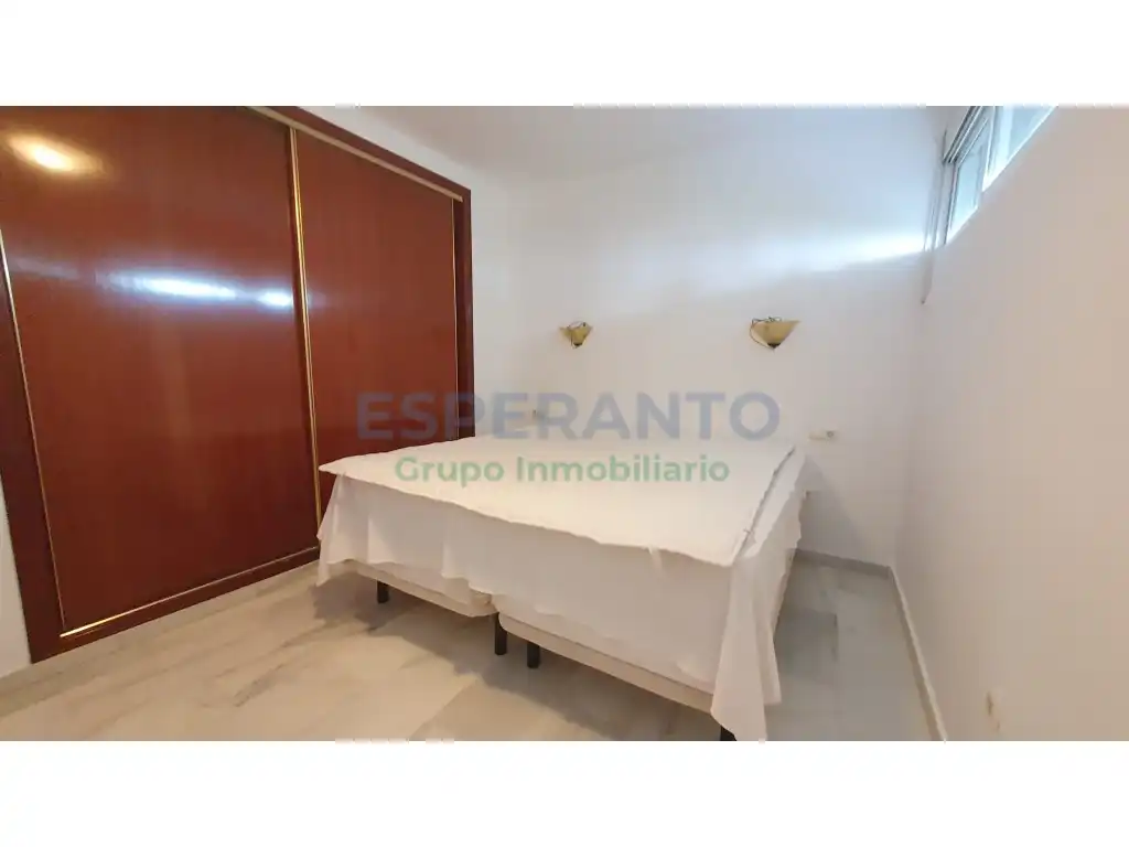 Dormitori de Apartament de lloguer en Benalmádena amb Moblat
