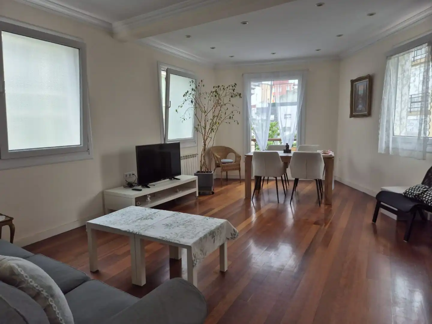 Living room of Flat for rent in Santander  with Heating, Parquet flooring and Furnished