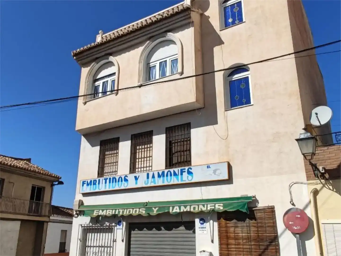 Vista exterior de Casa o xalet en venda en La Zubia amb Aire condicionat i Traster