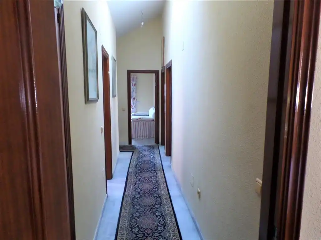 Maisonette zum Verkauf in Fuengirola mit Klimaanlage, Terrasse und Gemeinschaftspool