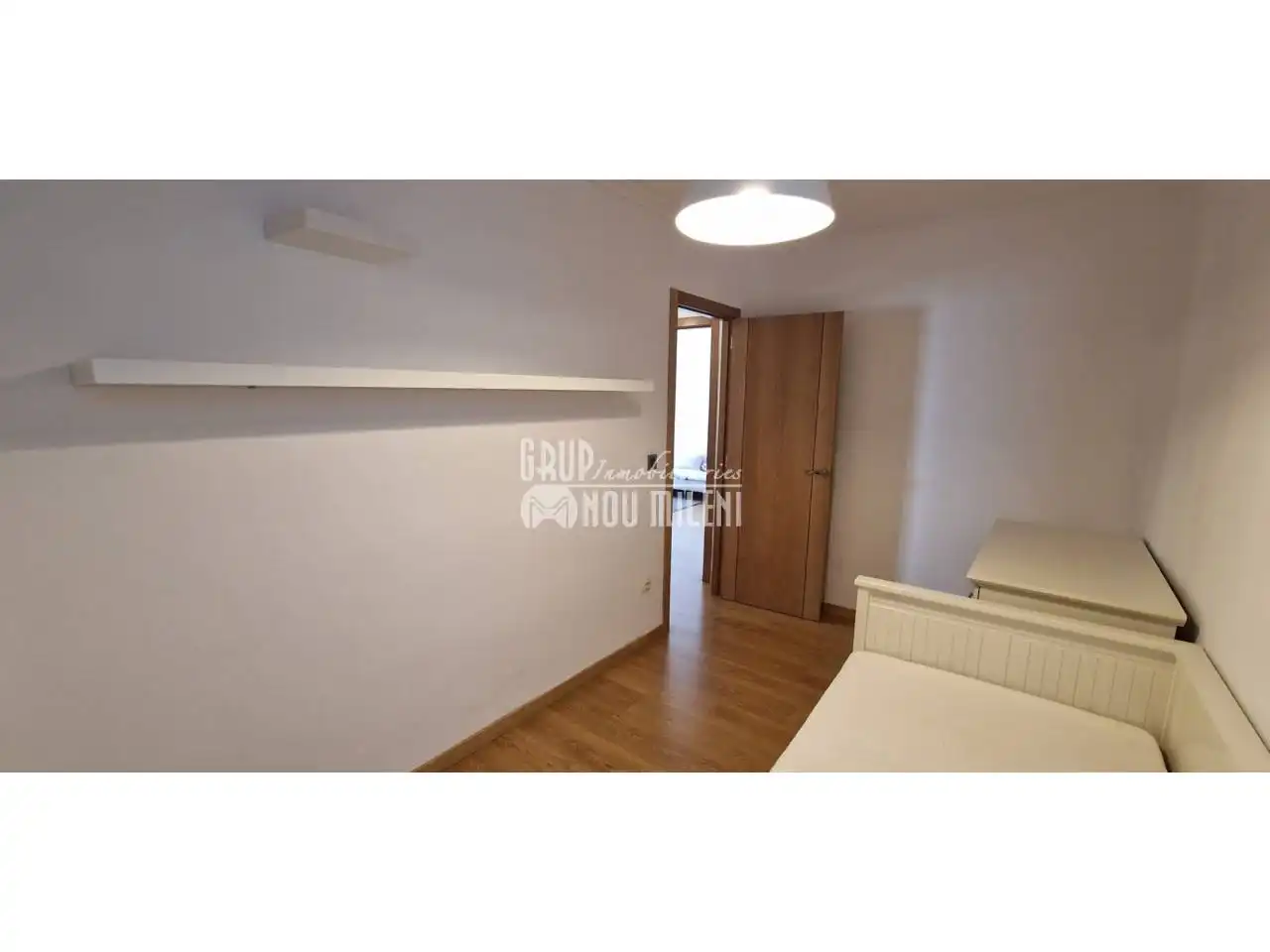 Bedroom of Flat for rent in Silla  with Air Conditioner, Heating and Parquet flooring