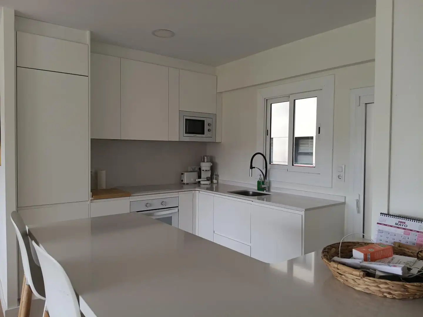 Kitchen of Flat for sale in L'Hospitalet de Llobregat  with Heating, Terrace and Balcony