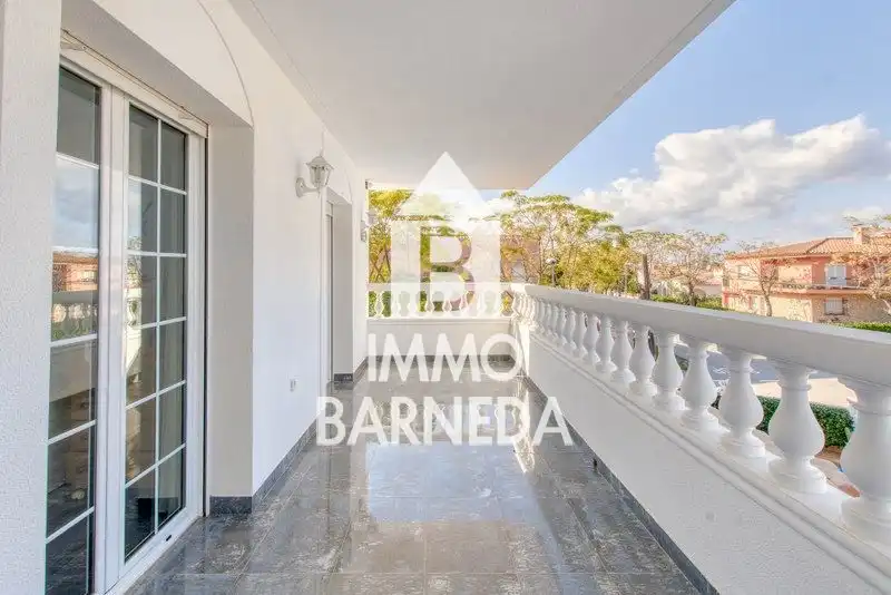 Casa o chalet en venta en Requesens, 125, Requesens