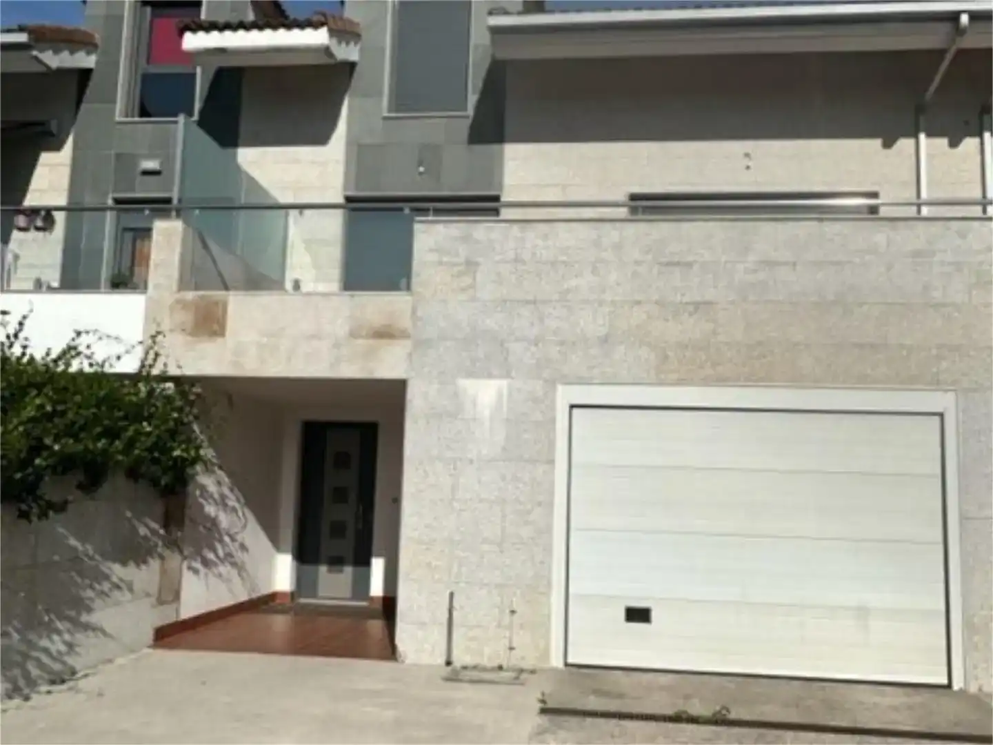 Außenansicht von Wohnung zur Miete in Vilagarcía de Arousa mit Klimaanlage, Schwimmbad und Balkon