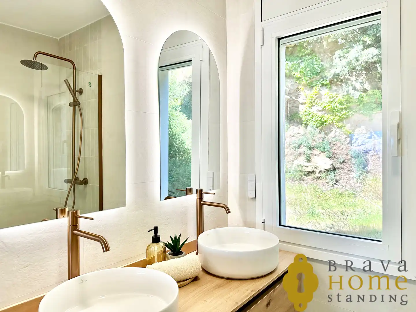 Badezimmer von Wohnung zum Verkauf in Roses mit Klimaanlage, Terrasse und Möbliert