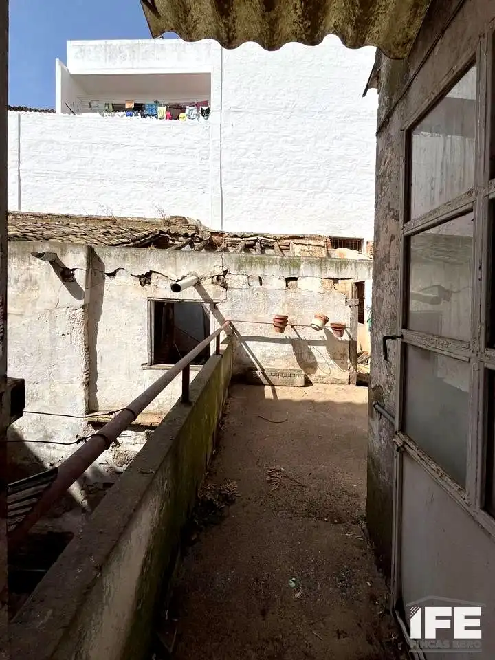 Vista exterior de Casa o xalet en venda en Alagón amb Terrassa i Balcó