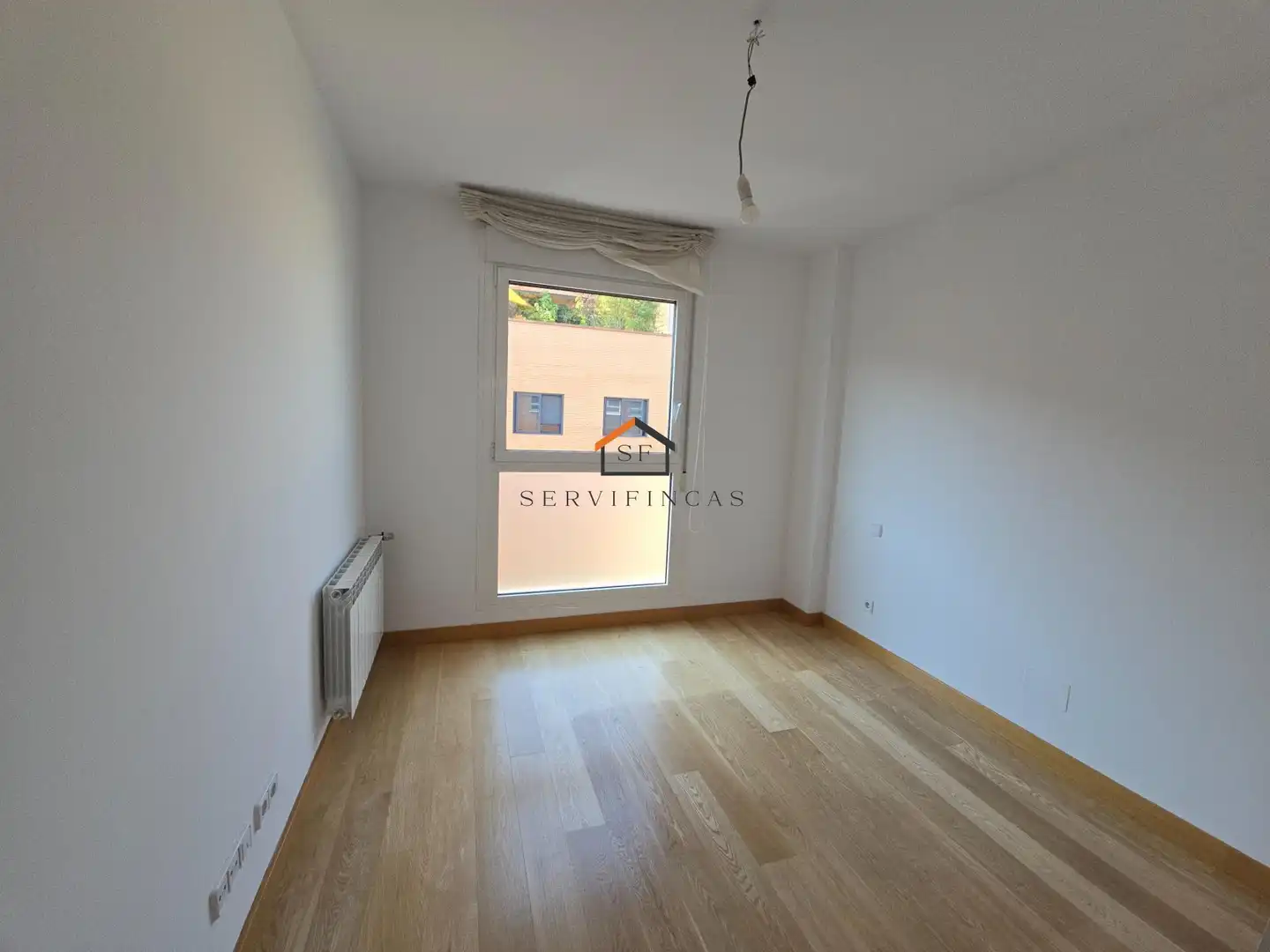 Bedroom of Flat for rent in Madrid  with Air Conditioner, Heating and Storage room