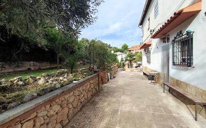 Vista exterior de Casa adosada en venda en Gelida amb Terrassa i Balcó