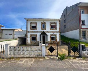 Vista exterior de Casa o xalet en venda en Tineo amb Calefacció, Jardí privat i Traster