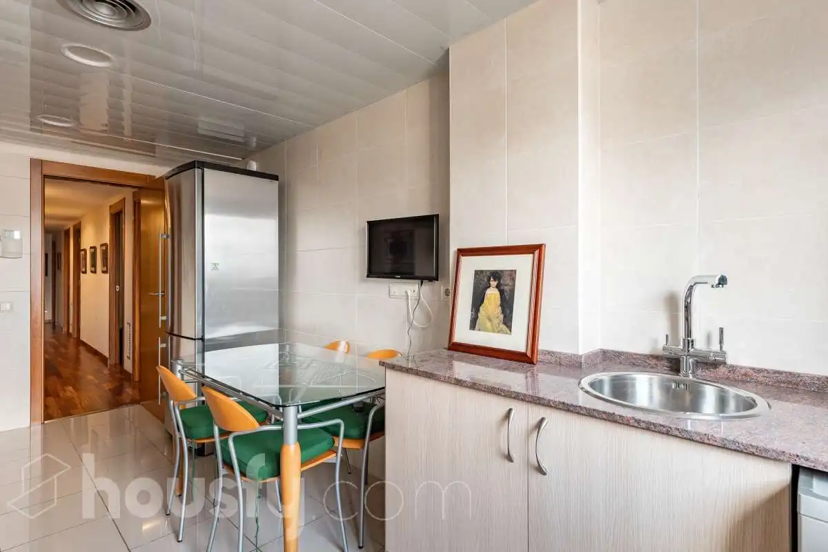 Cocina de Piso en venta en Esplugues de Llobregat con Aire acondicionado, Calefacción y Parquet