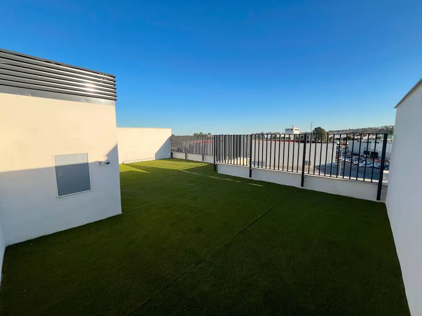 Terrasse von Dachboden zur Miete in Camas mit Klimaanlage, Heizung und Privatgarten