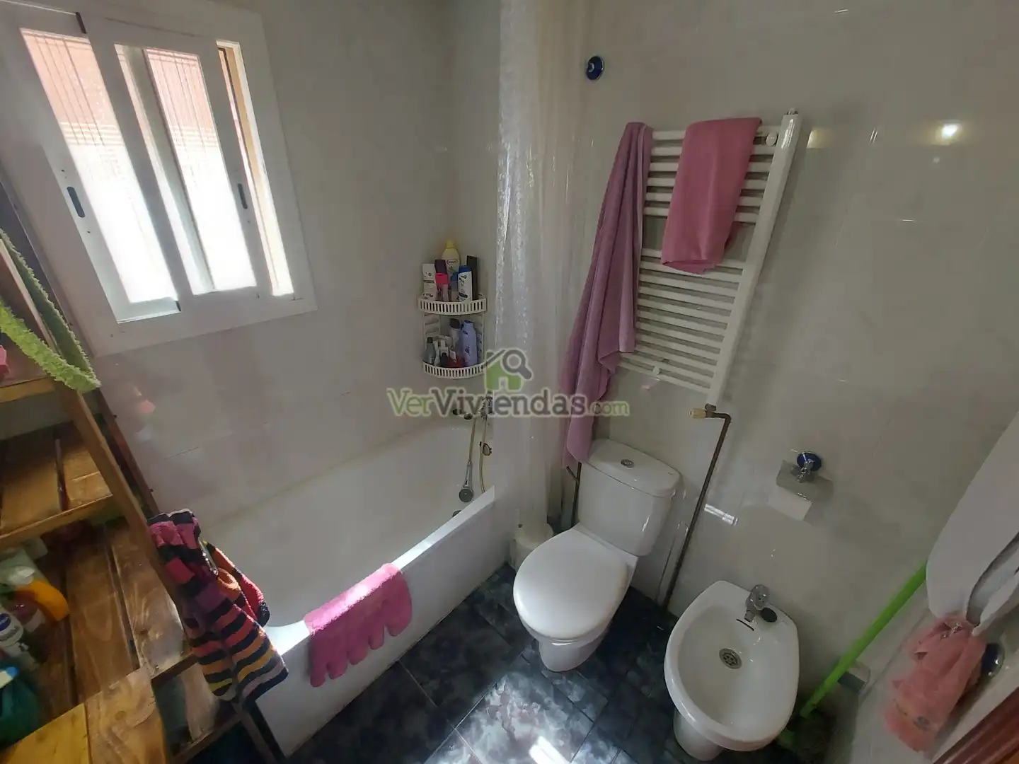 Bany de Casa o xalet en venda en Castellbisbal amb Aire condicionat, Calefacció i Jardí privat