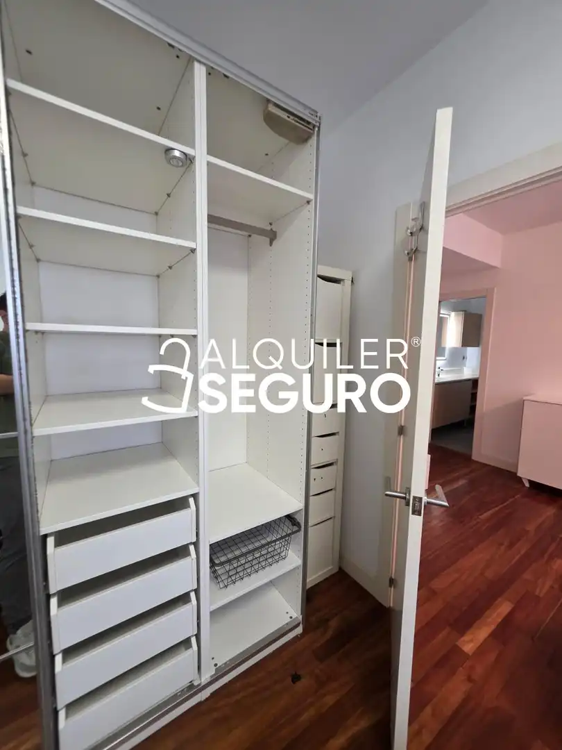 Piso de alquiler en Bilbao  con Calefacción y Amueblado