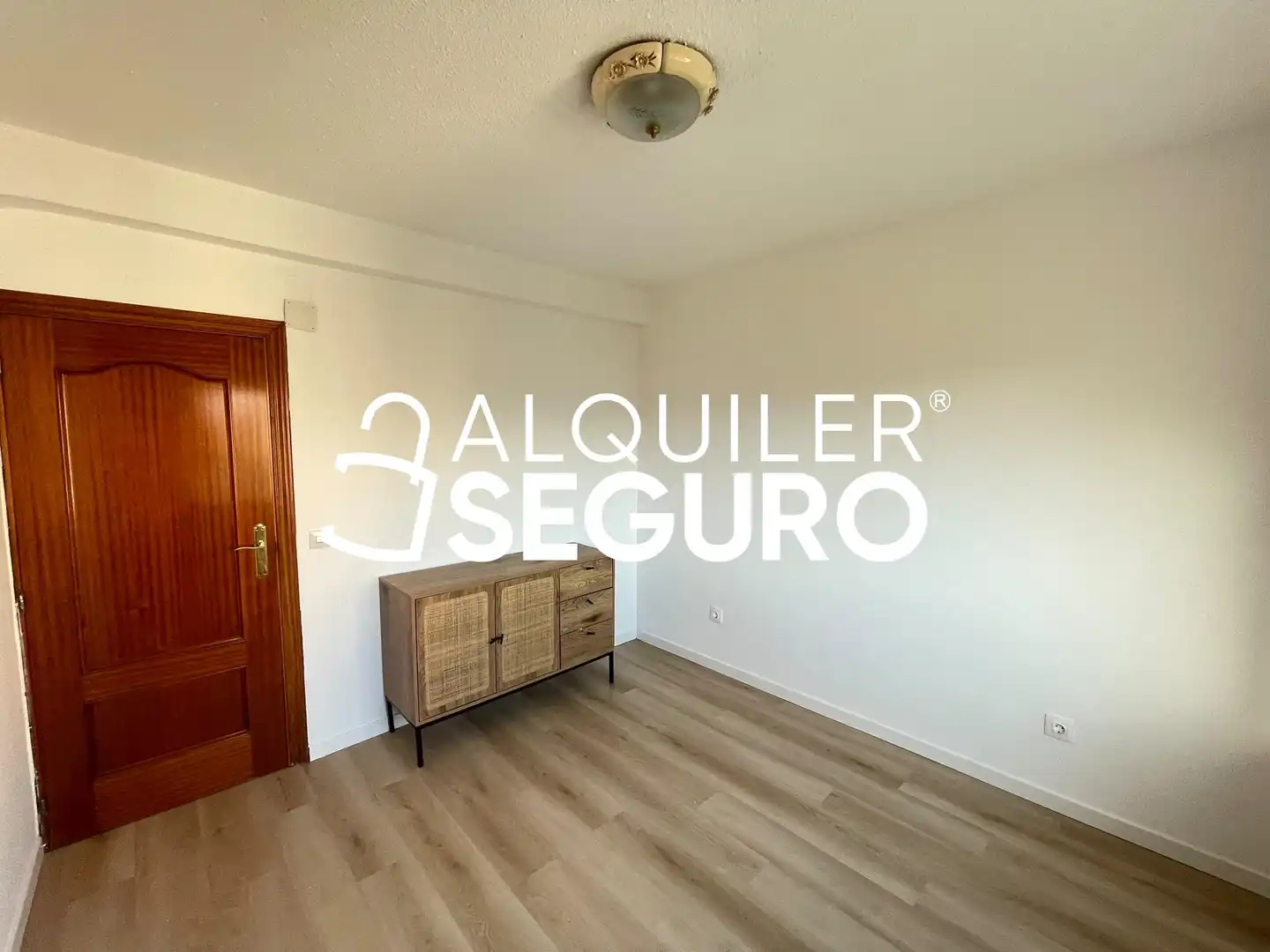 Schlafzimmer von Wohnung zur Miete in Madrid mit Heizung, Abstellraum und Möbliert