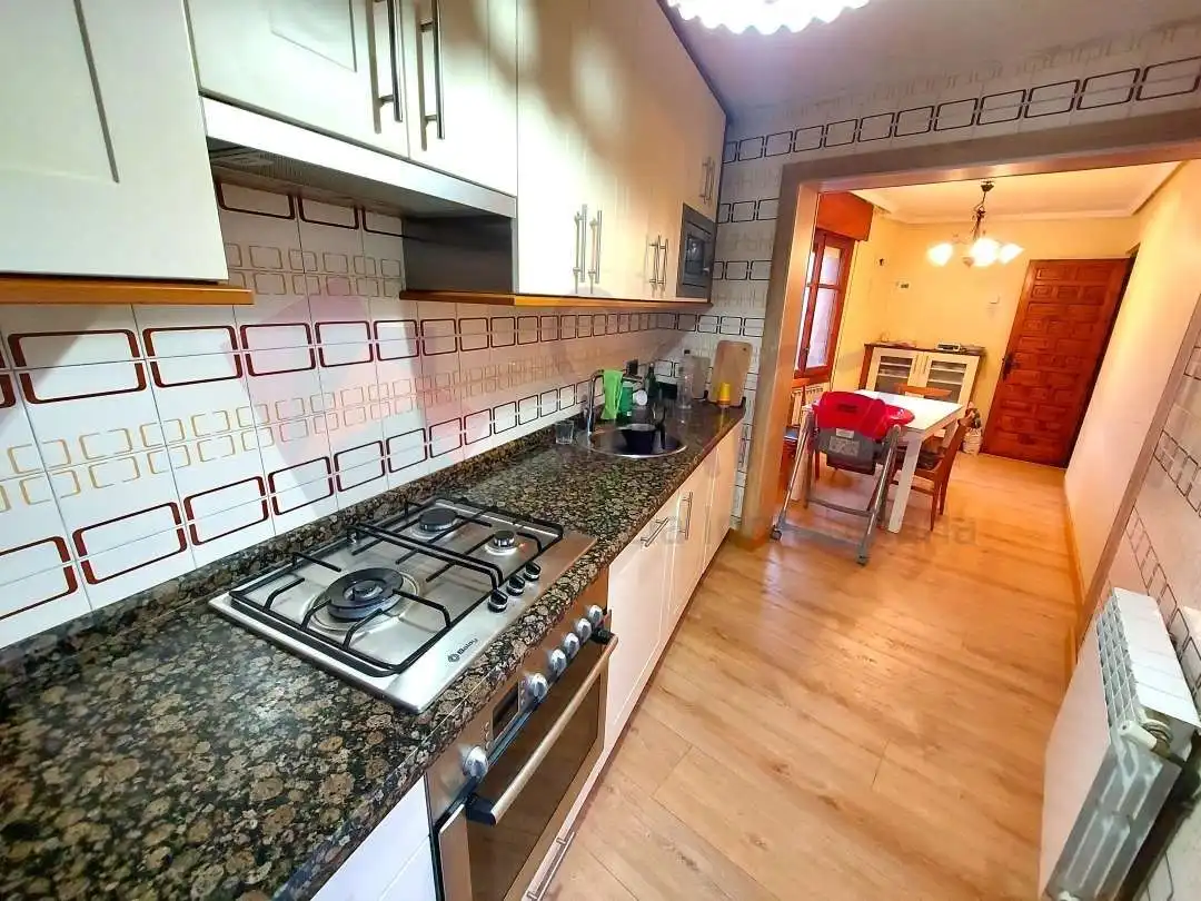 Cocina de Casa o chalet en venta en Hervías con Terraza, Trastero y Balcón