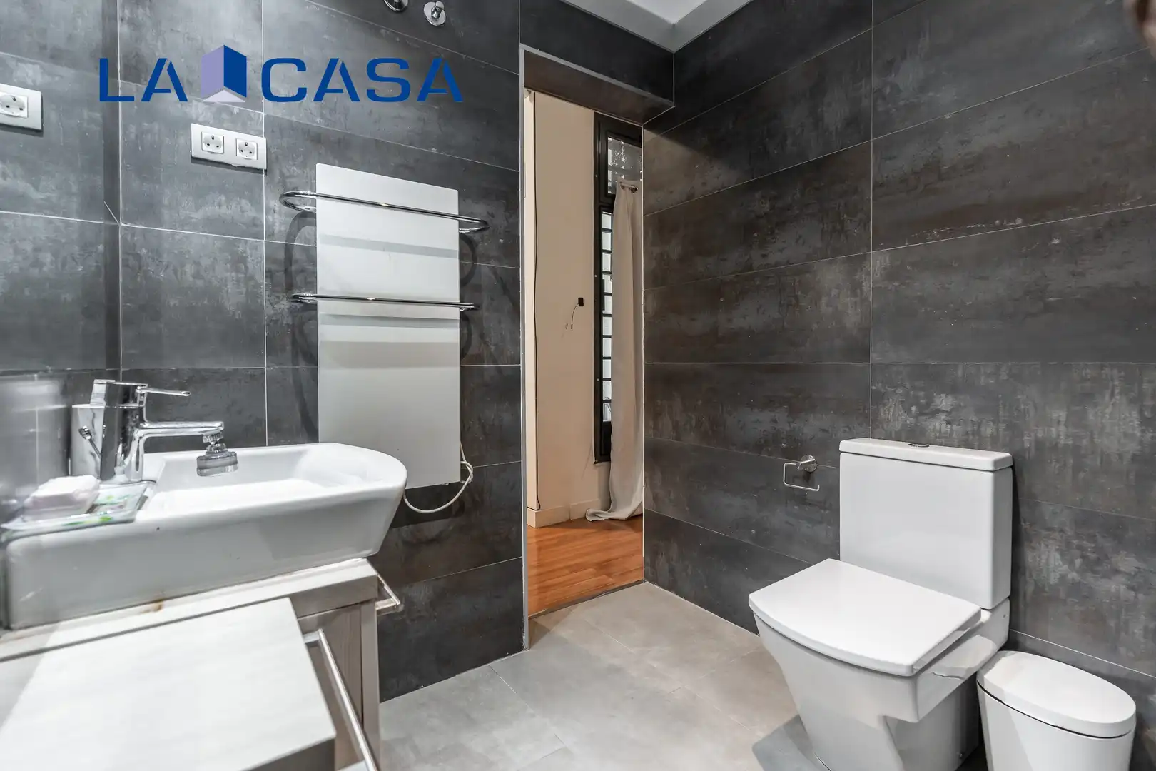 Badezimmer von Maisonette zum Verkauf in Madrid mit Klimaanlage, Heizung und Terrasse