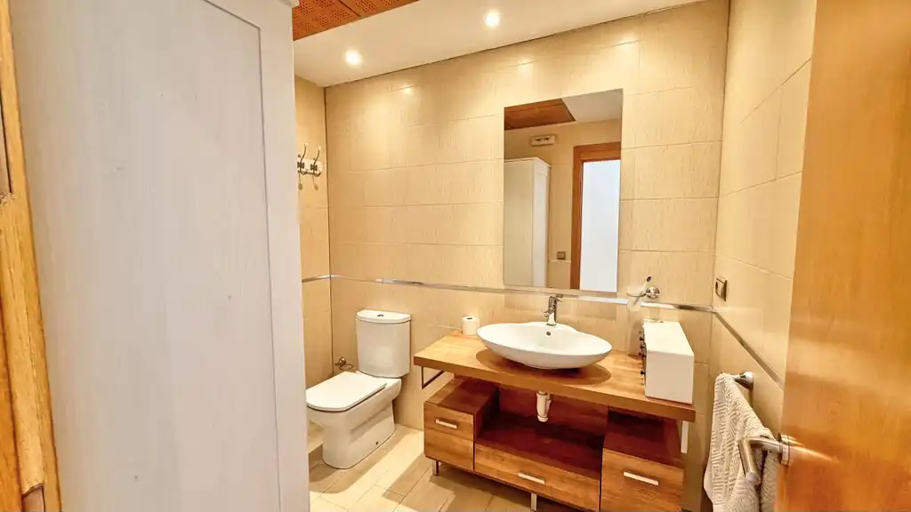 Baño de Finca rústica en venta en Periana con Aire acondicionado, Jardín privado y Terraza