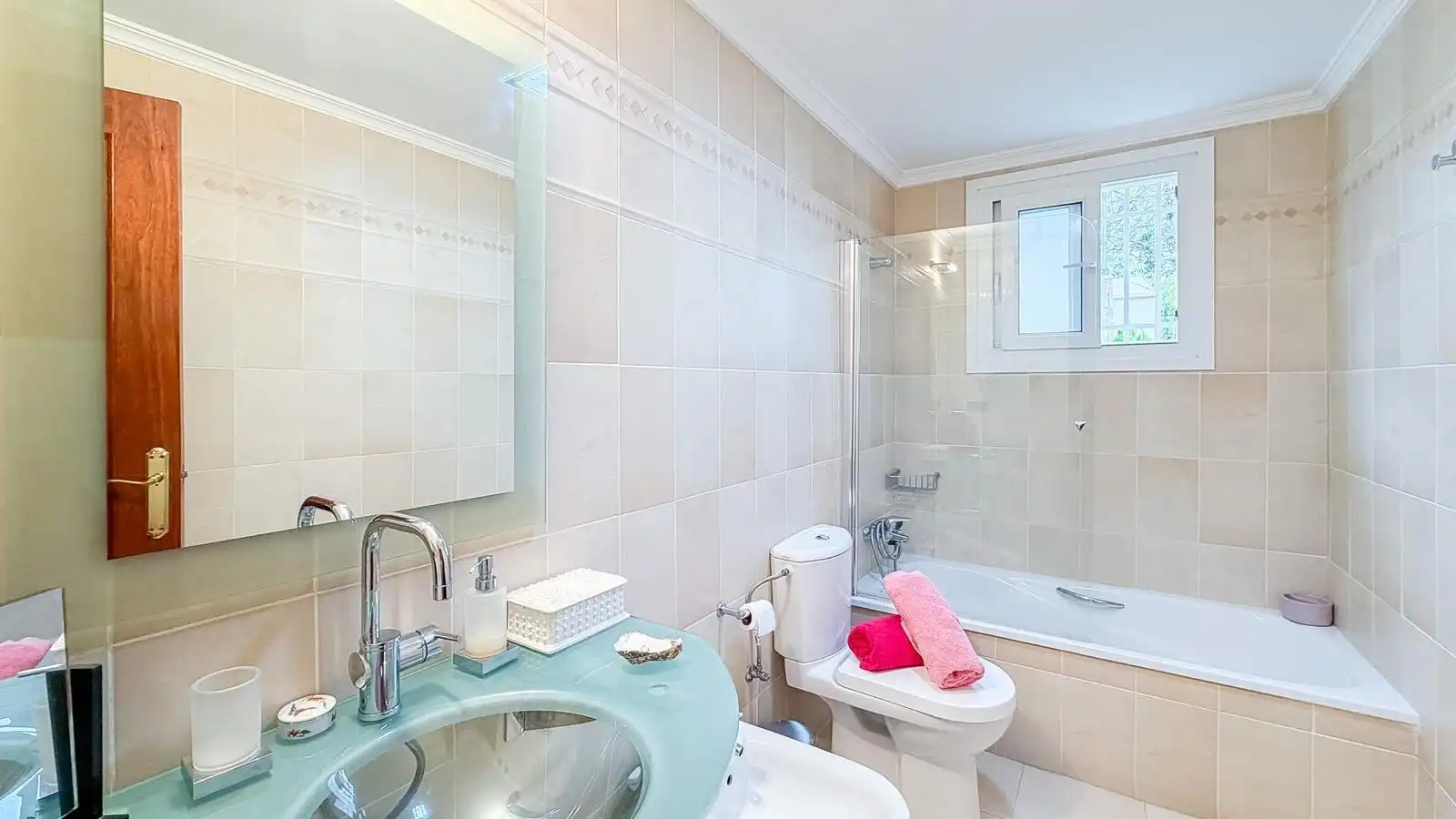 Bathroom of Flat for sale in Málaga  with Air Conditioner, Heating and Private garden