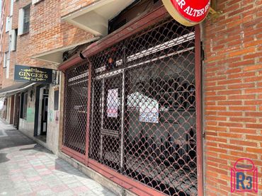 Local comercial en venda a San Mamés - La Palomera