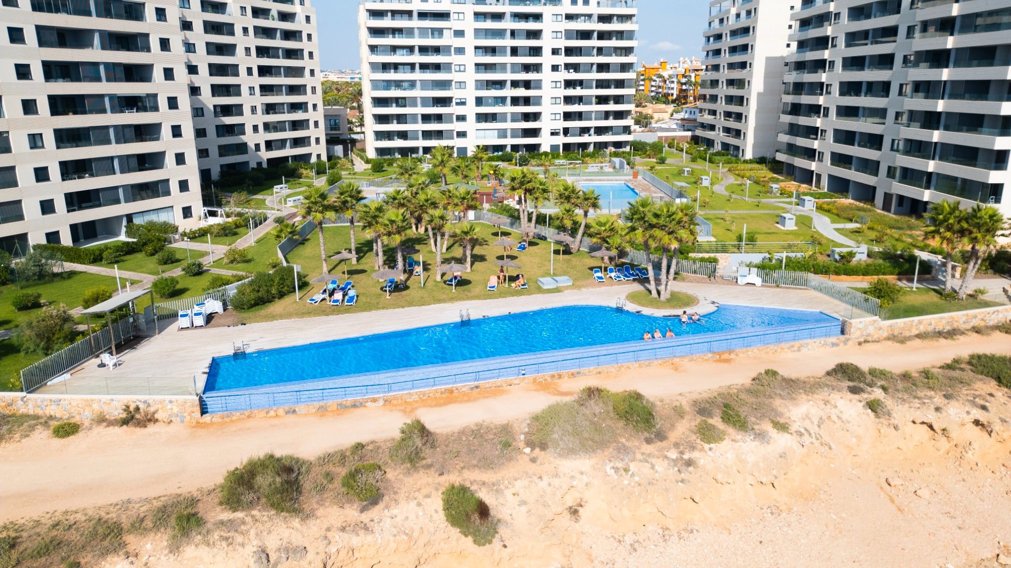 Piscina de Planta baixa en venda en Torrevieja amb Aire condicionat, Calefacció i Terrassa