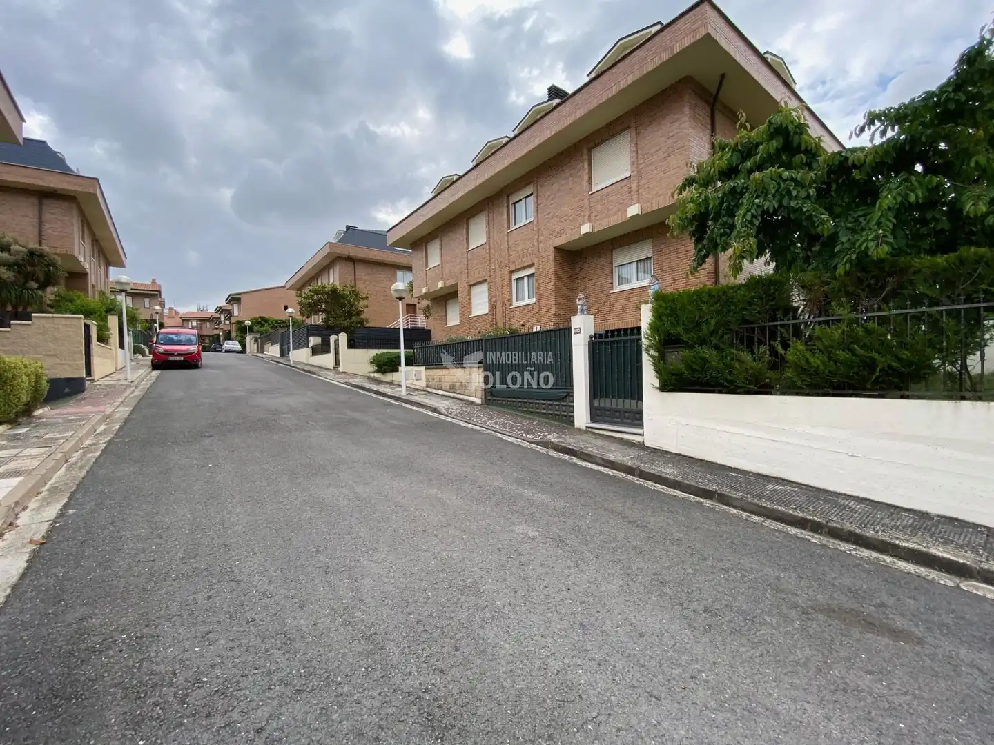 Vista exterior de Casa o xalet en venda en Haro amb Calefacció, Jardí privat i Parquet