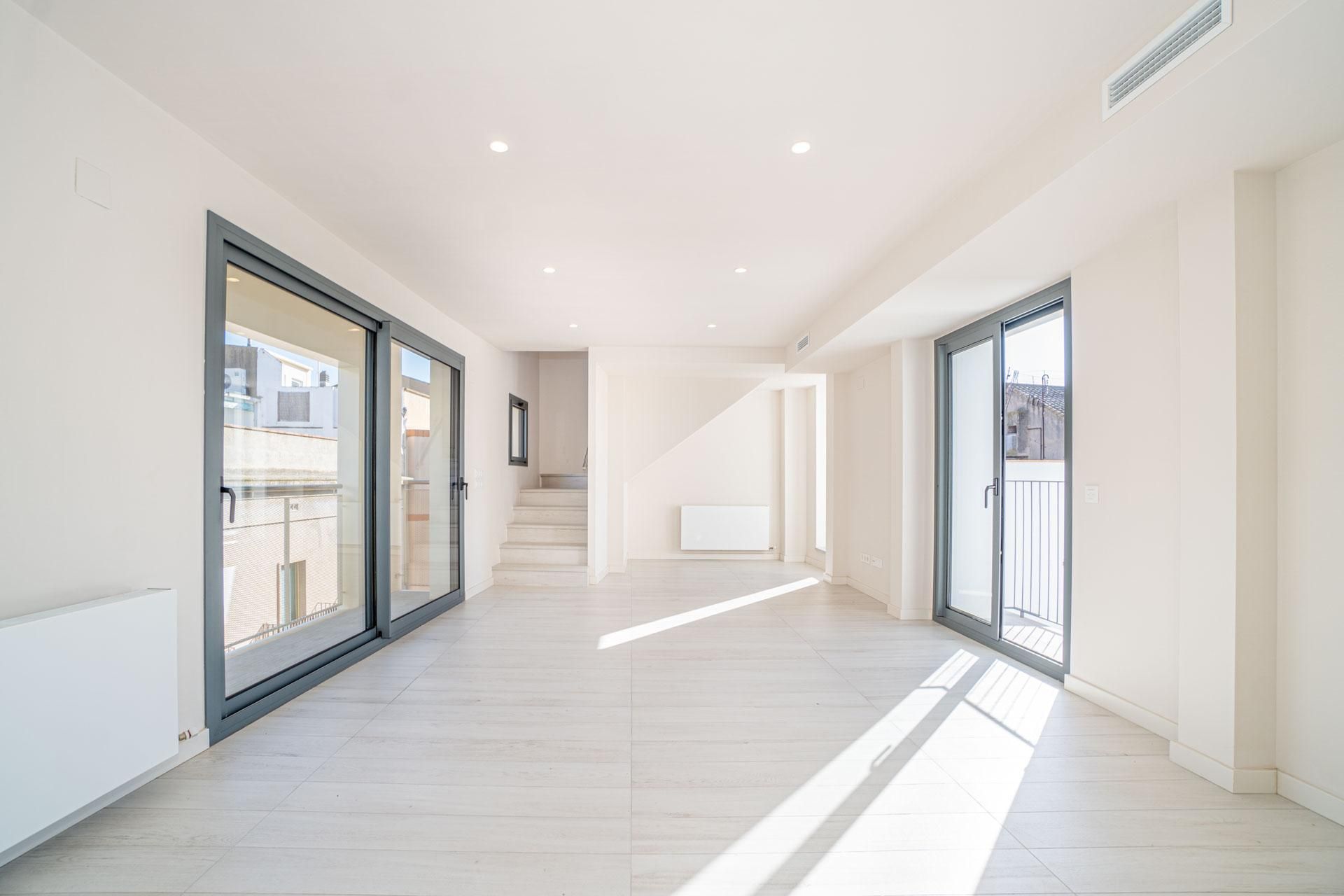 Sala d'estar de Dúplex en venda en Figueres amb Calefacció, Terrassa i Balcó