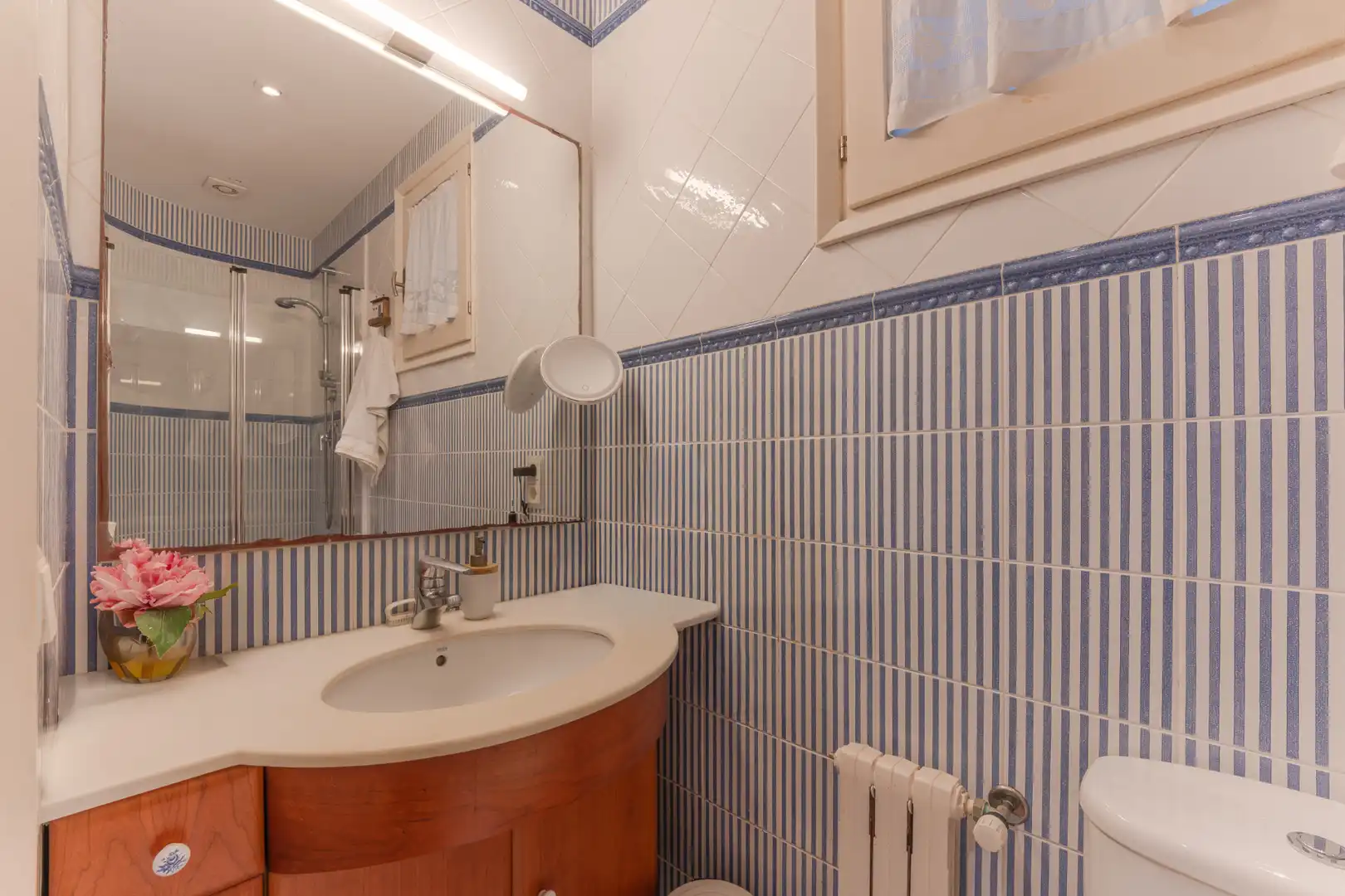 Badezimmer von Wohnung zum Verkauf in Girona mit Heizung und Terrasse