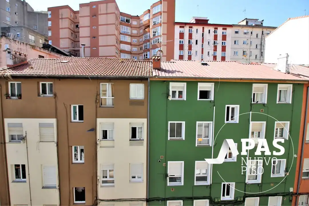 Vista exterior de Piso en venta en Santander con Balcón