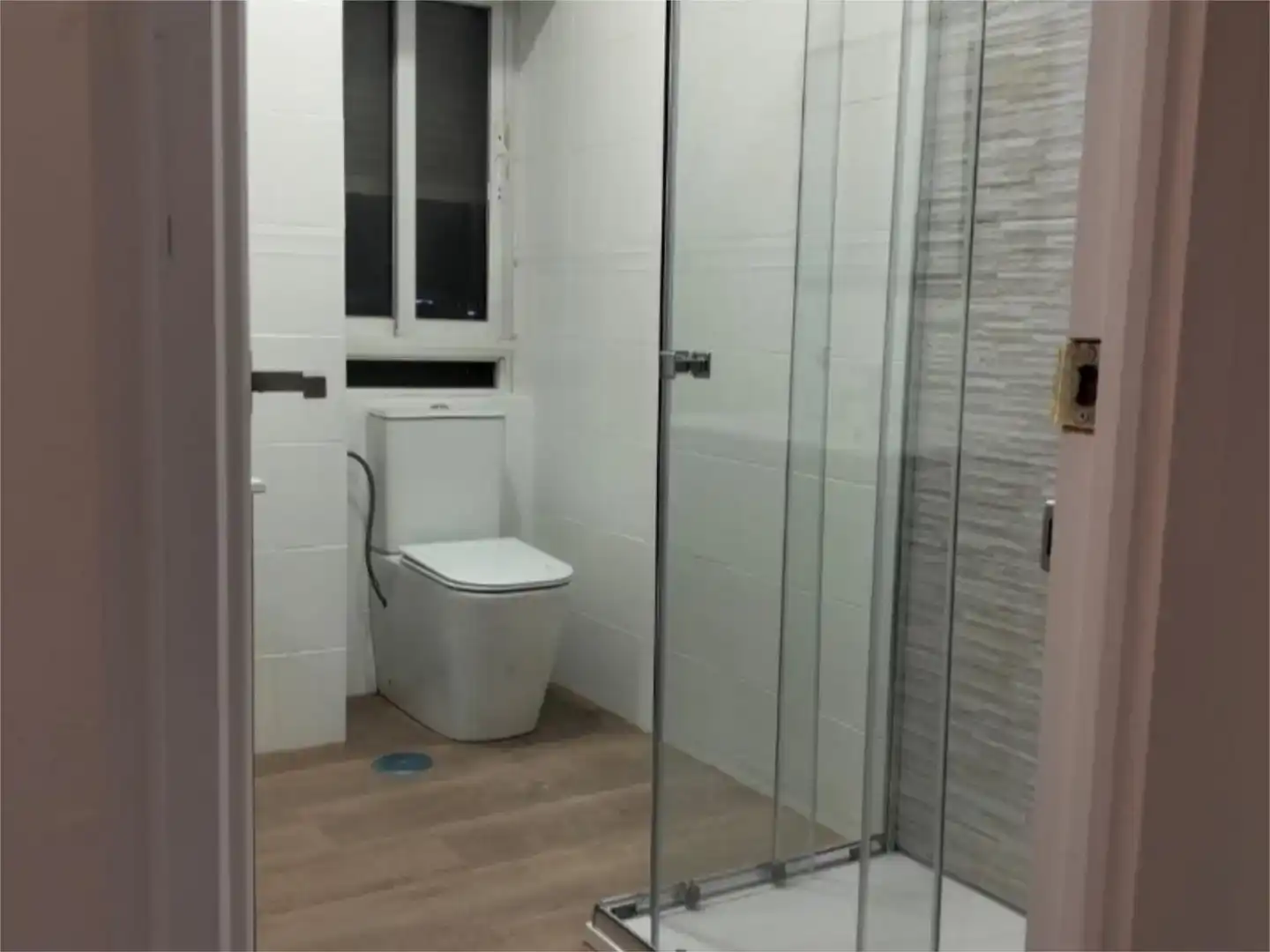 Bany de Pis per a compartir en Madrid amb Aire condicionat, Jardí privat i Parquet