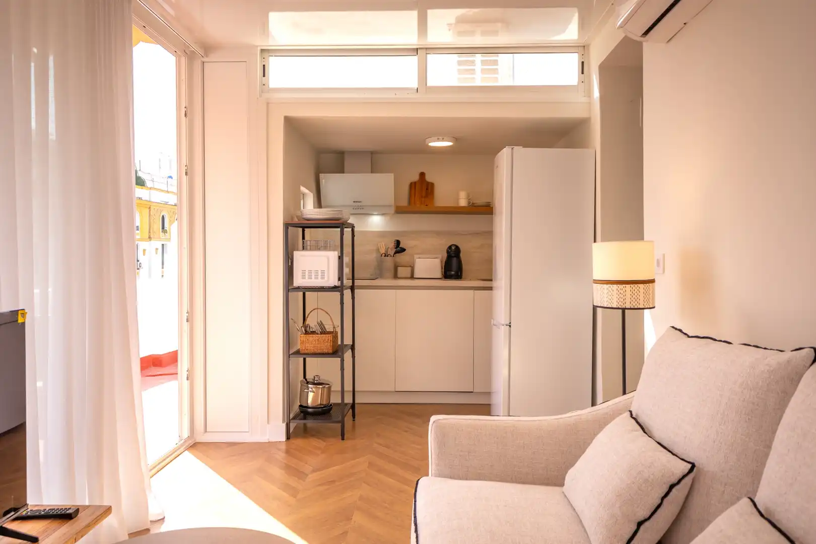 Living room of Flat for rent in Sevilla  with Air Conditioner and Terrace