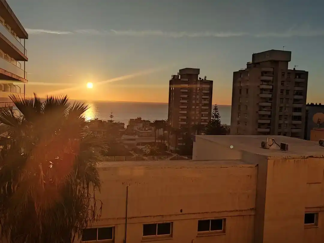 Vista exterior de Pis de lloguer en Torremolinos amb Aire condicionat