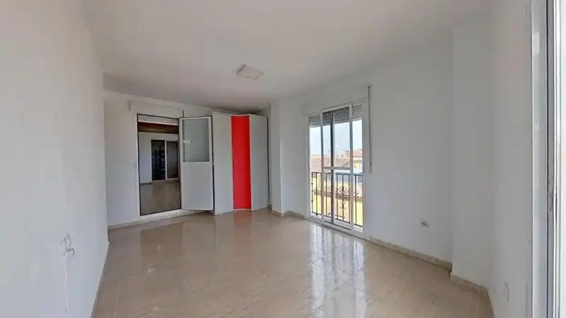 Schlafzimmer von Dachboden zum Verkauf in Cúllar Vega mit Terrasse und Balkon