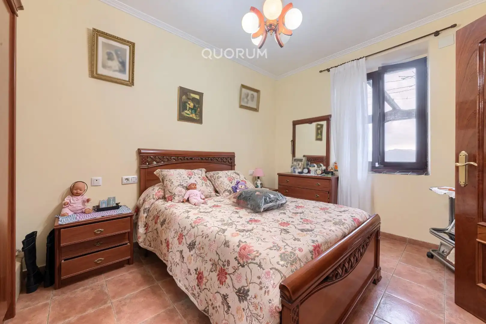 Schlafzimmer von Country house zum Verkauf in Bilbao  mit Heizung, Terrasse und Möbliert