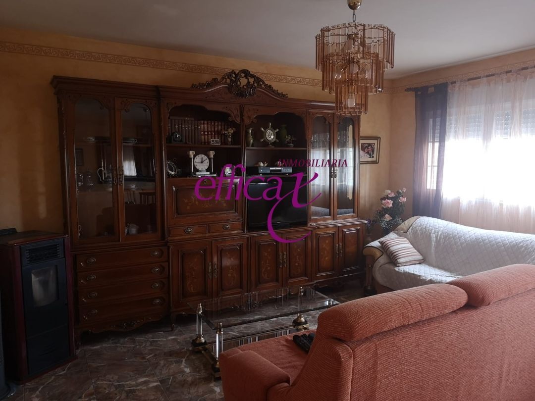 Sala d'estar de Casa o xalet en venda en Santo Domingo-Caudilla amb Aire condicionat i Calefacció