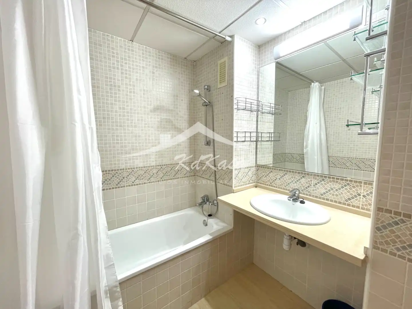 Bathroom of Attic for sale in Salou  with Air Conditioner, Heating and Terrace