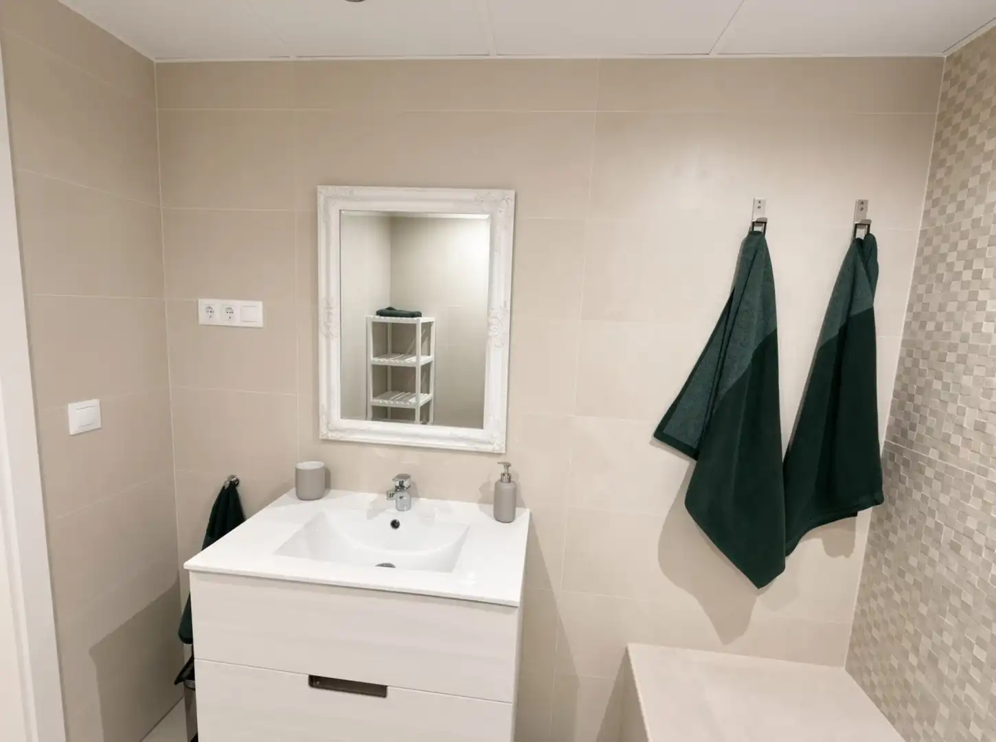 Bany de Apartament en venda en Marbella amb Aire condicionat, Terrassa i Piscina