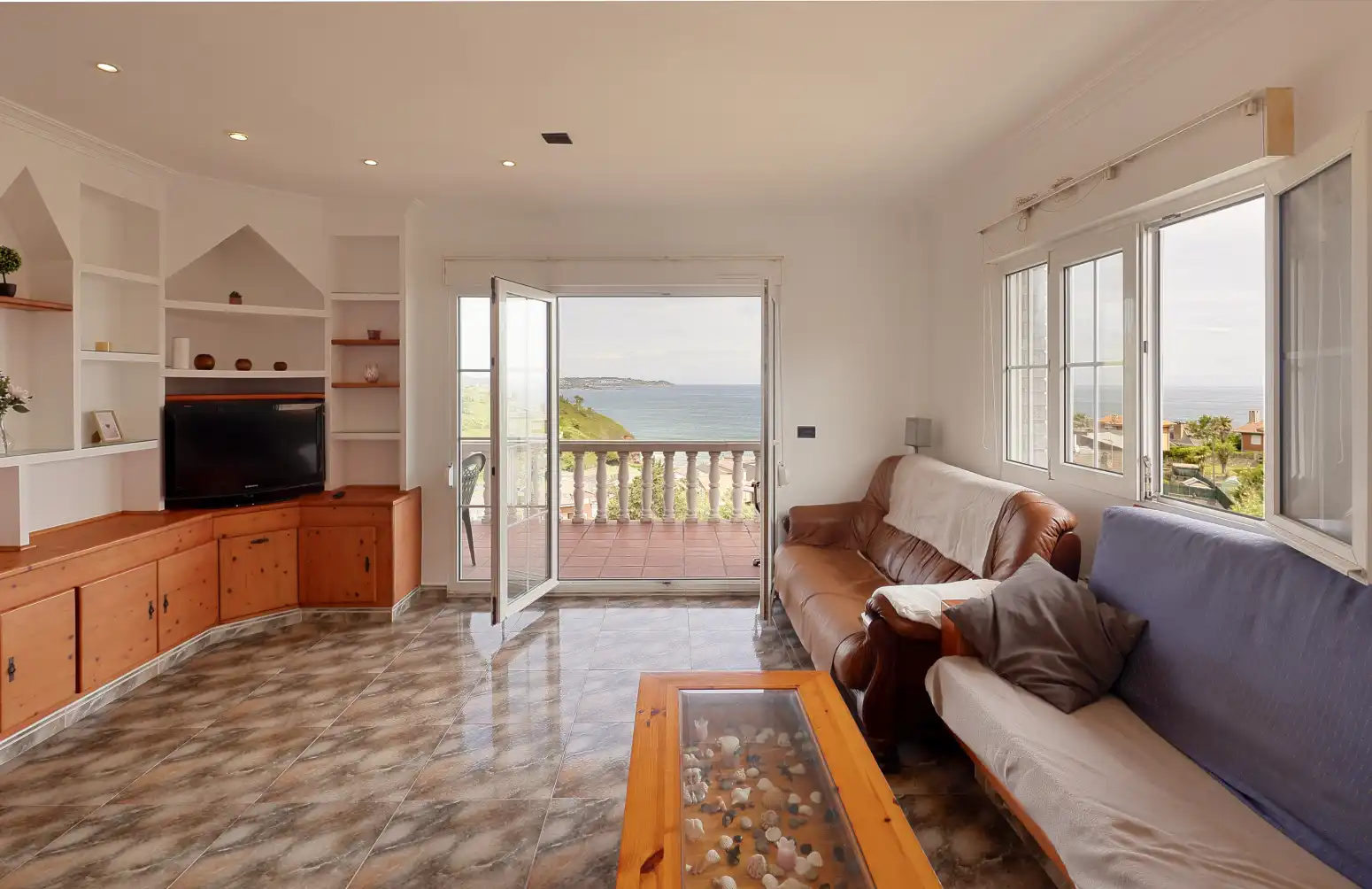 Sala de estar de Casa o chalet en venta en Carreño con Calefacción, Jardín privado y Terraza