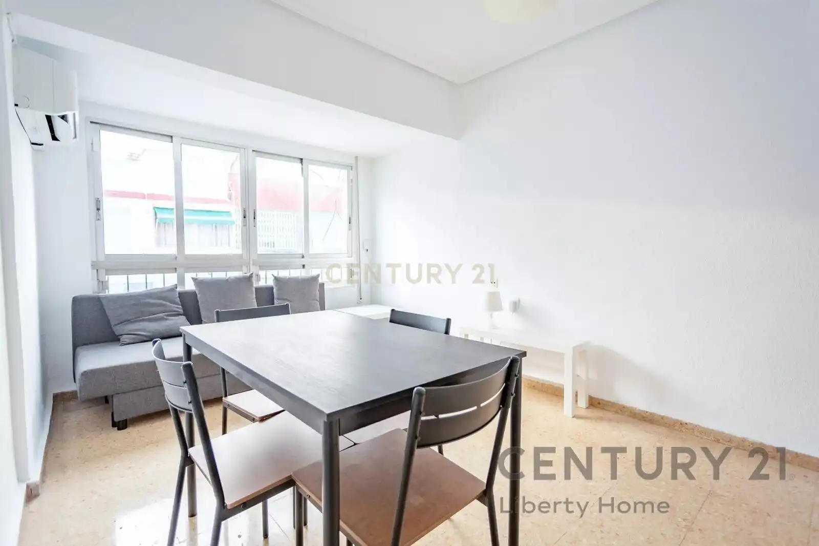 Vista exterior de Apartamento de alquiler en Valencia